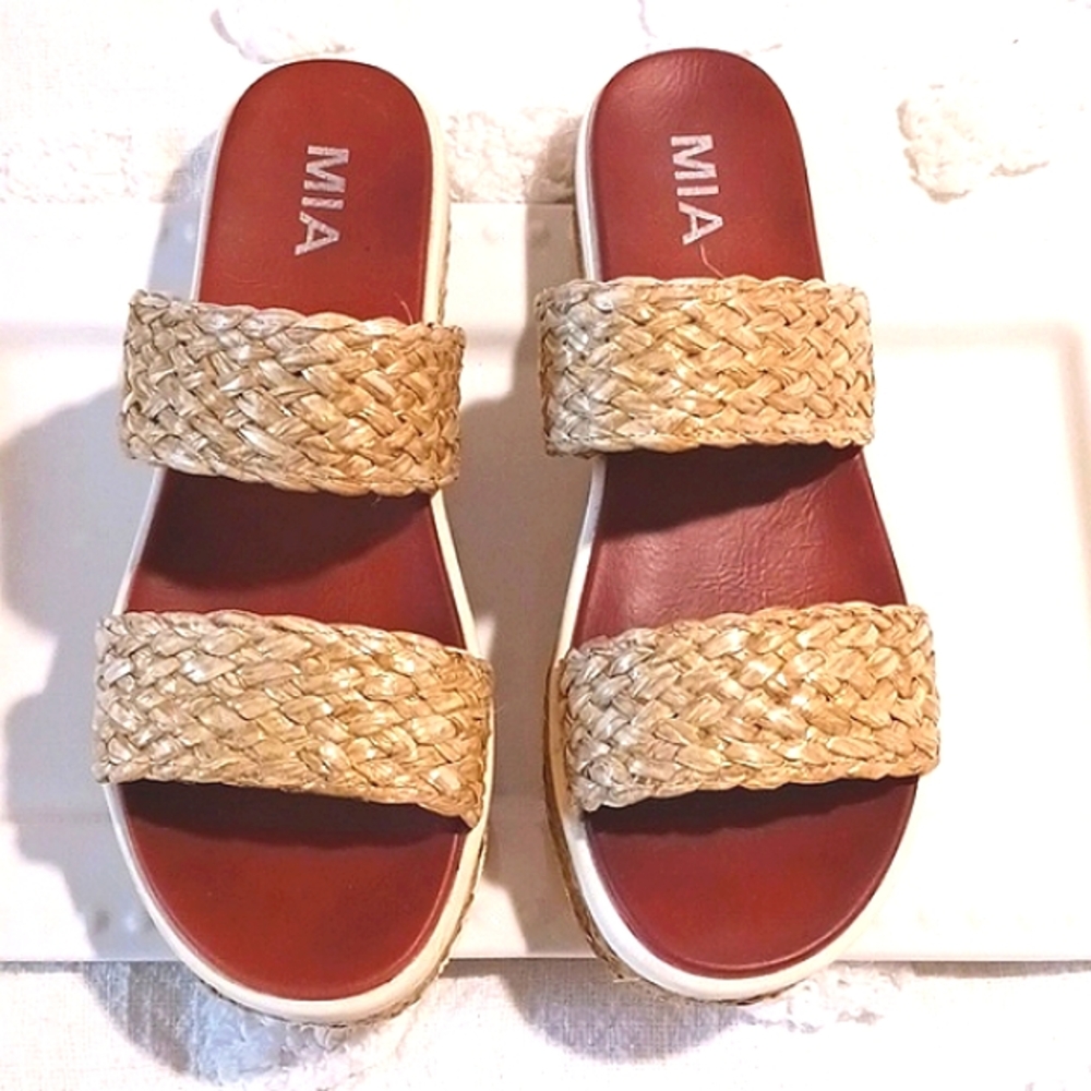 Gorgeous! Mia Rafia Platform Sandal Detail Design 10